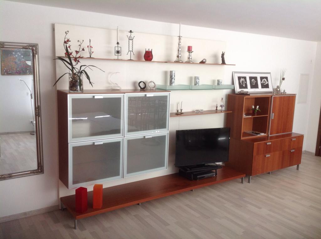 Studio 1 1/2 Contone Номер фото