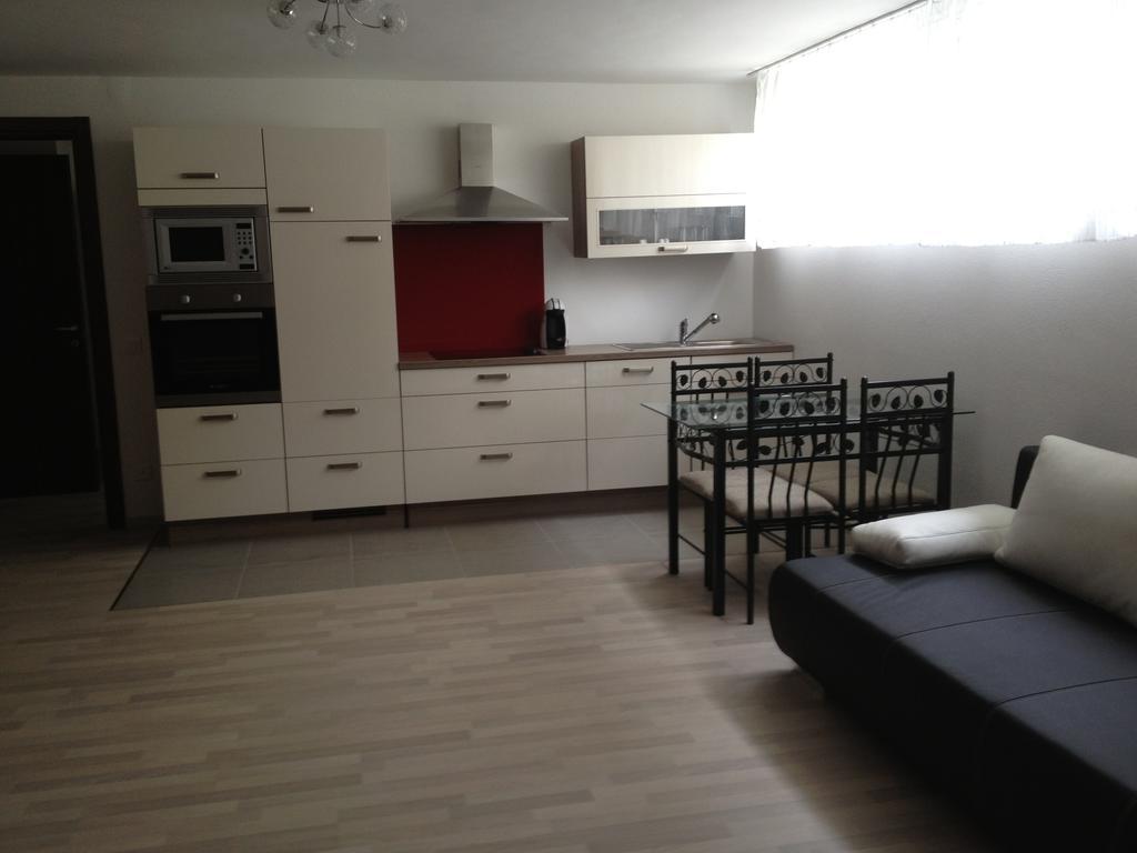 Studio 1 1/2 Contone Номер фото
